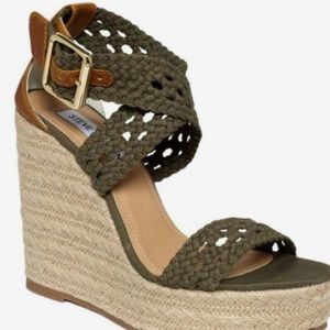 Steve Madden olive green crochet wedge